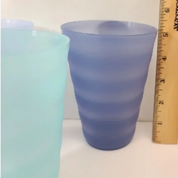 Tupperware Impressions 16oz. Tumblers. Set of 4 with matching liquid tight seals